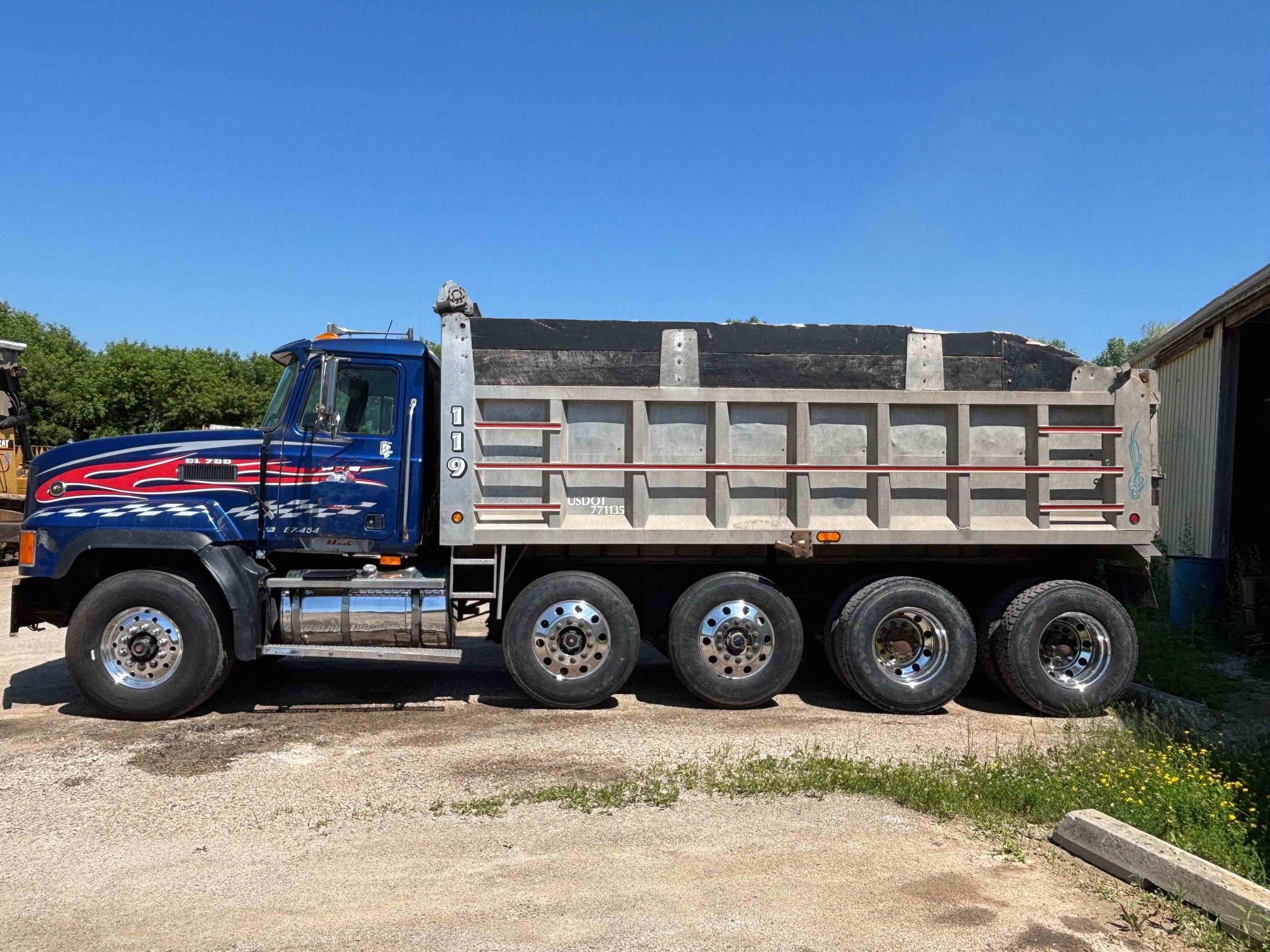 1997 MACK CL713 - Image 4